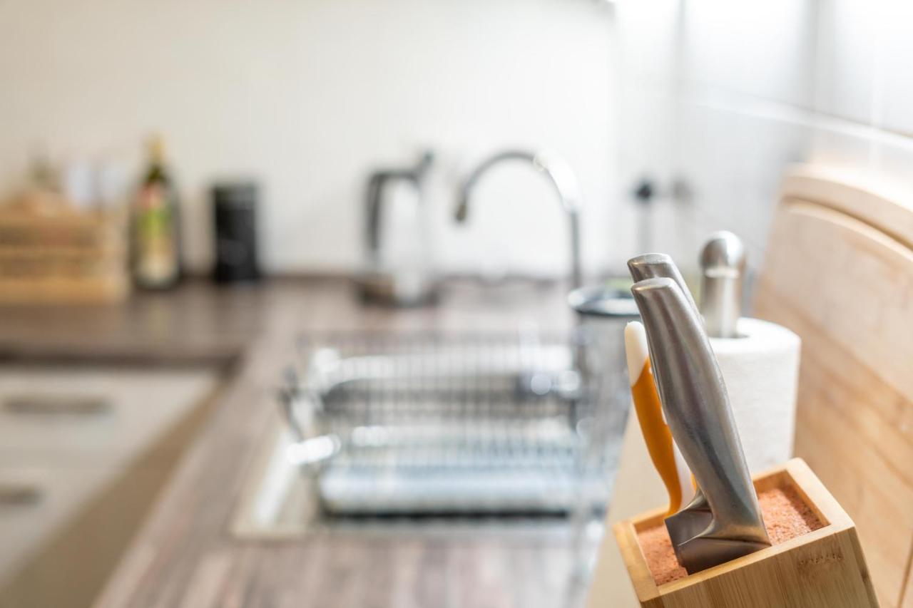 2 Bedroom 65Qm - Kitchen - Central - Netflix Maagdenburg Buitenkant foto