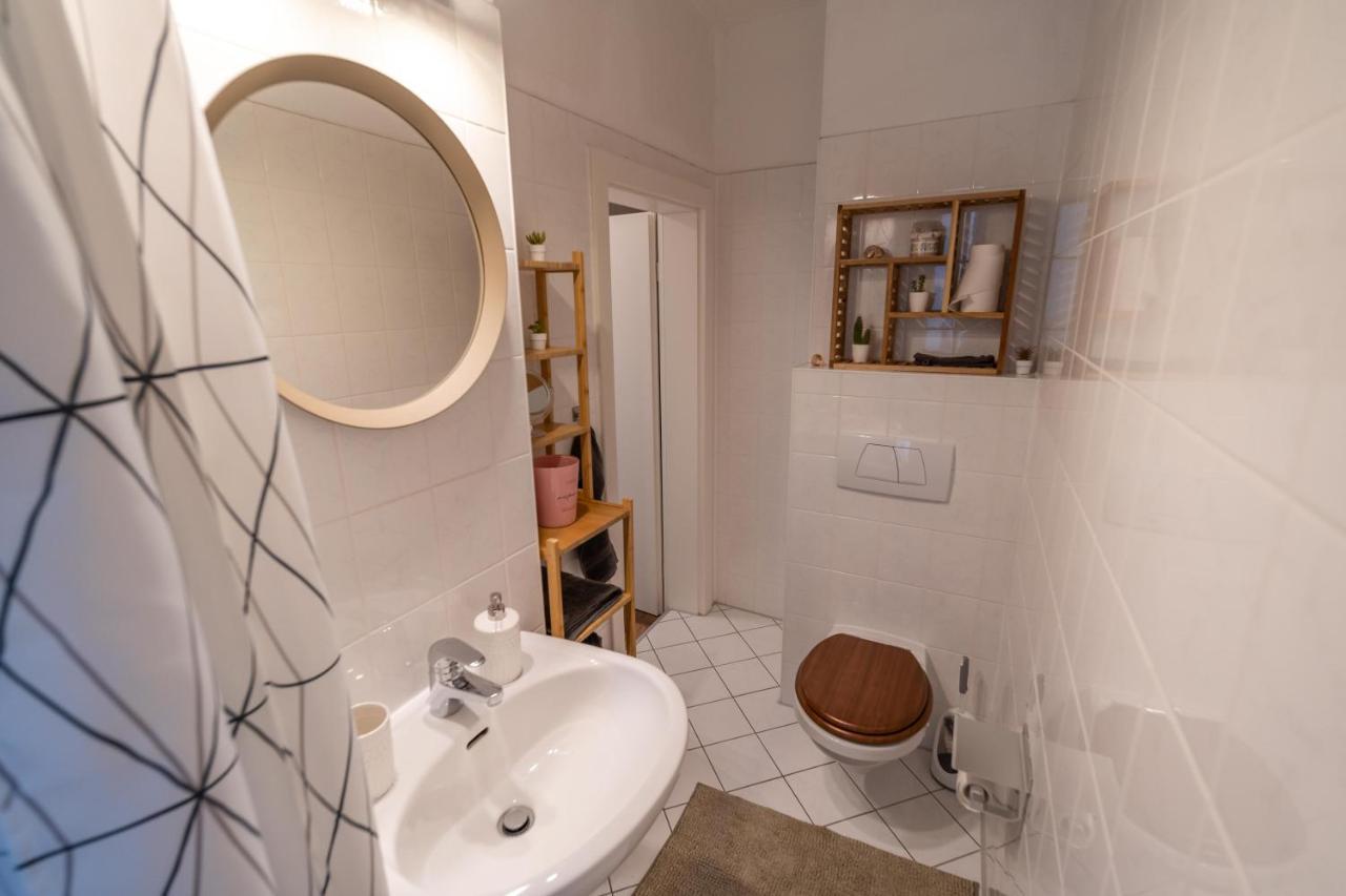 2 Bedroom 65Qm - Kitchen - Central - Netflix Maagdenburg Buitenkant foto